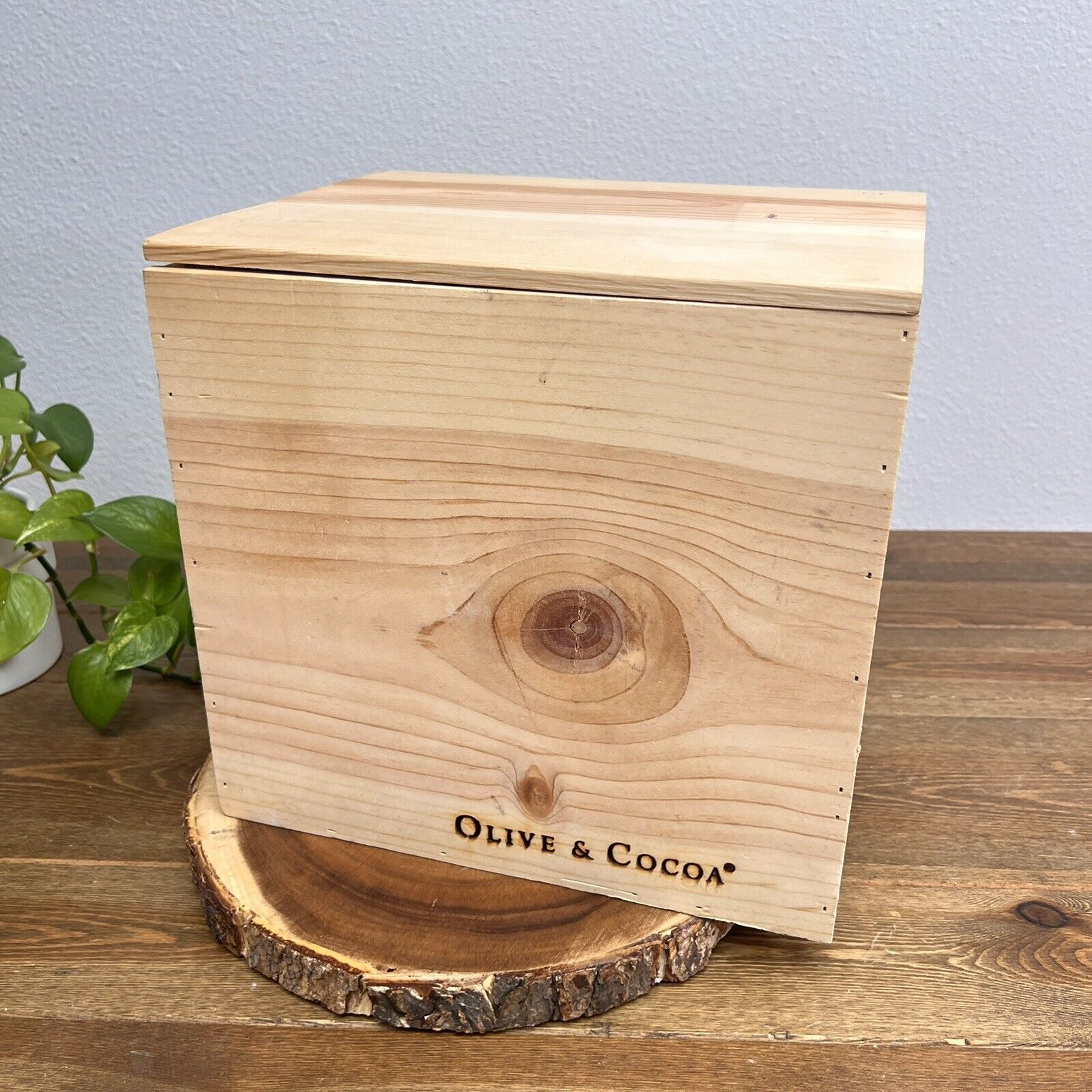 Olive & Cocoa Wood Box  Square