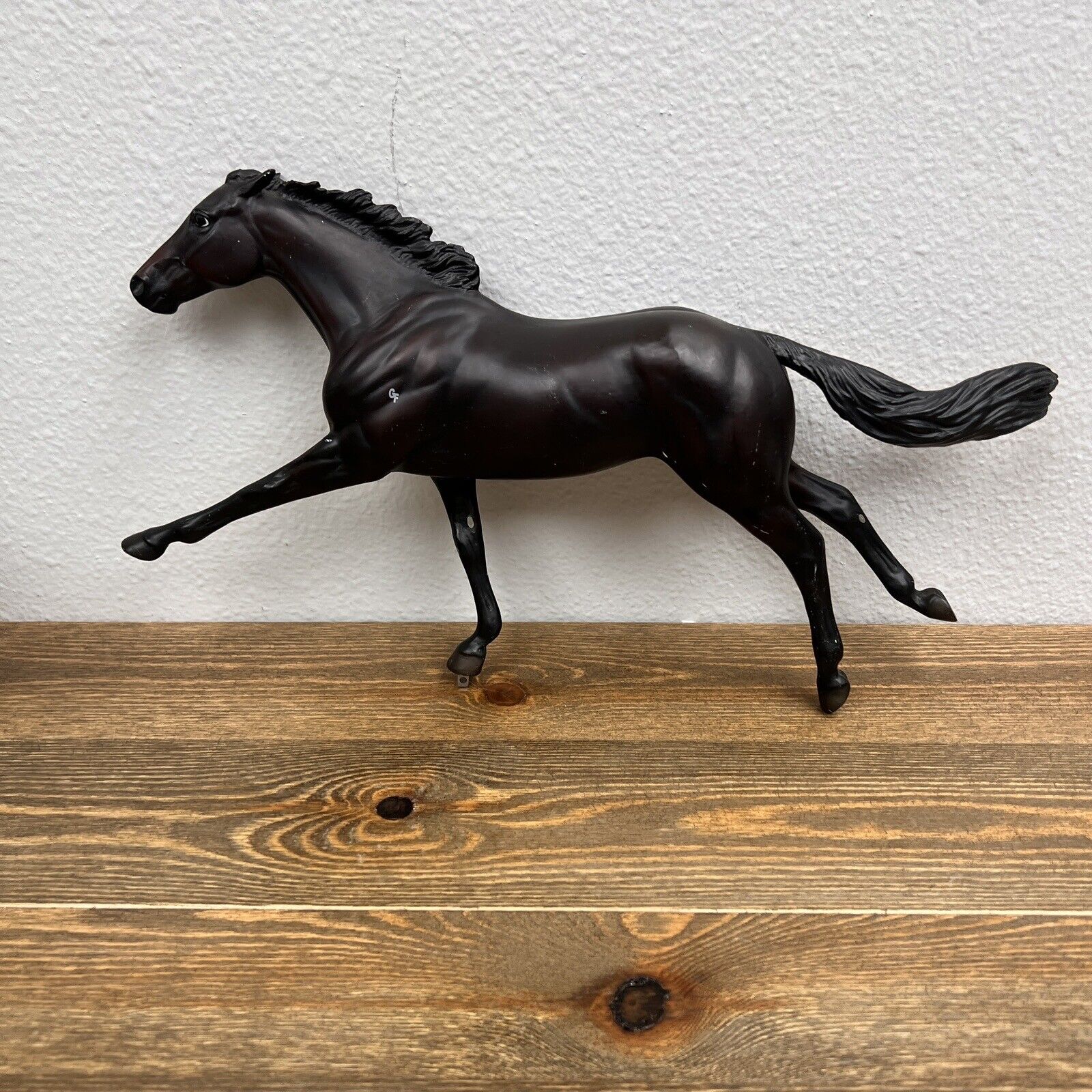 Breyer￼ horse Black Caviar 2013 model retired model