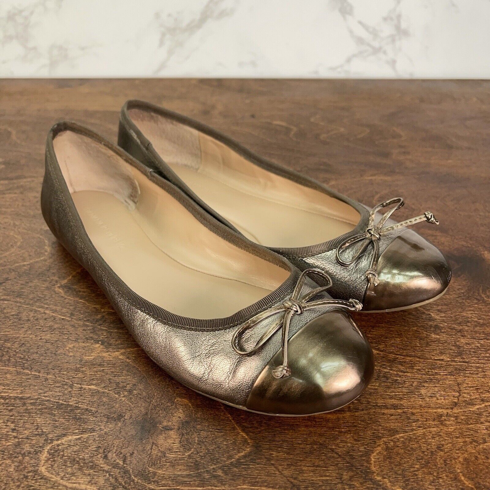 BANANA REPUBLIC Shoes Womens Size 9M Brown Silver Ballet Flats