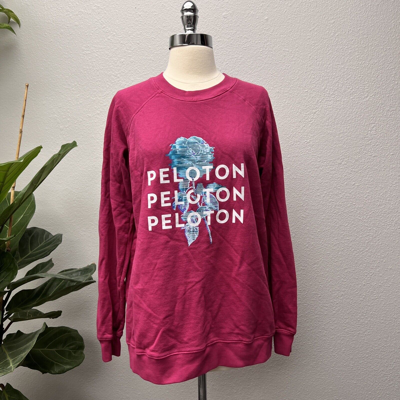 Peloton Repeat Logo Digital Rose Graphic Dark Pink Oversized Sweatshirt Size S