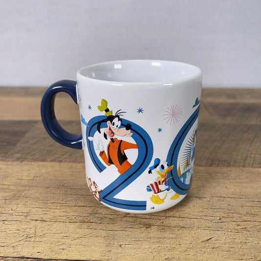 Walt Disney World Park 2019 Mickey & Friends Mug coffee cup