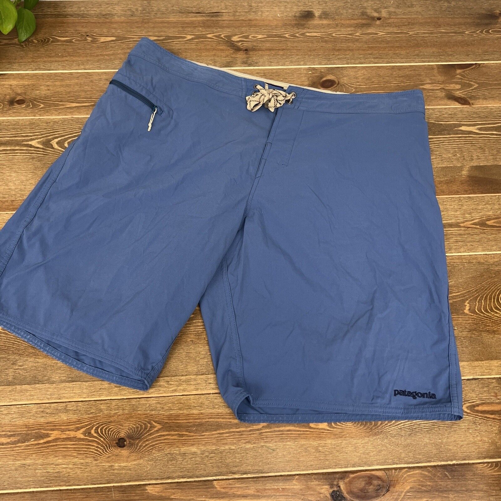 Patagonia Wavefarer Board Shorts Men’s 38 Nylon Stretch Blue Glass with Pockets