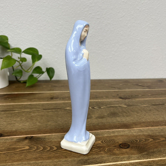 Vintage Brinn’s Praying Madonna Mary 9 ”  Blue & White Ceramic Statue