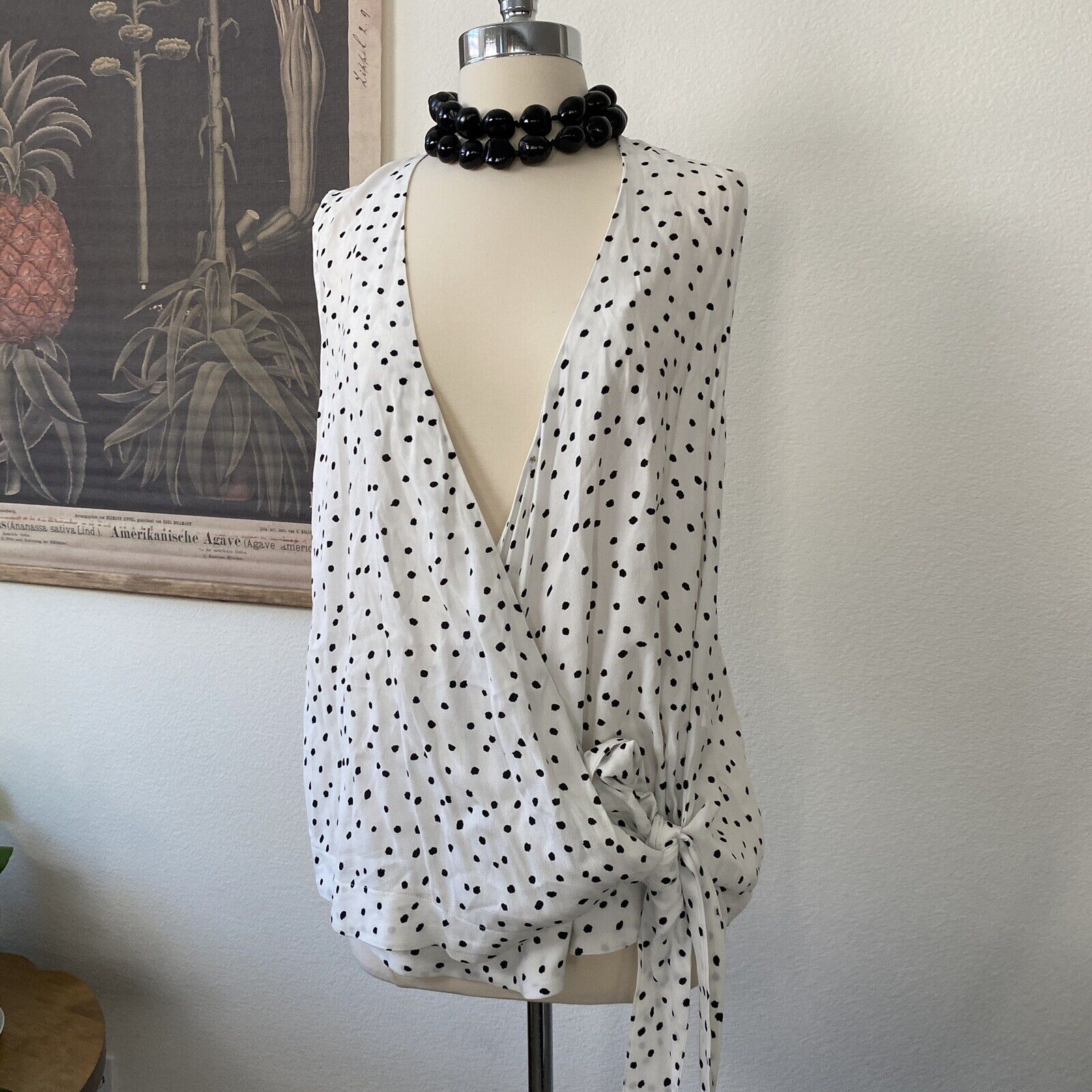 Mello Day Sleeveless Top  Black &White Polka Dot Tie Bow Knot Bottom V Neck L/p