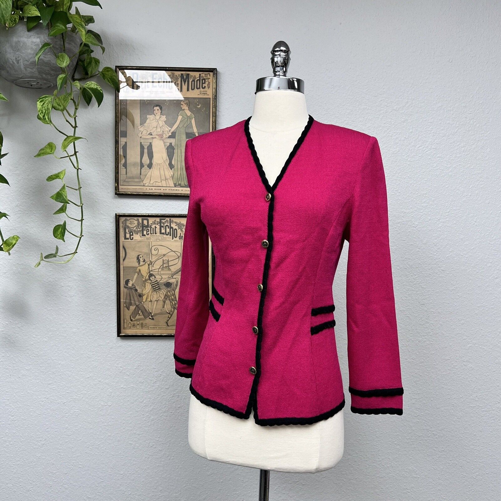 ST. JOHN Collection Raspberry Santana Knit Jacket Size 2 Vintage