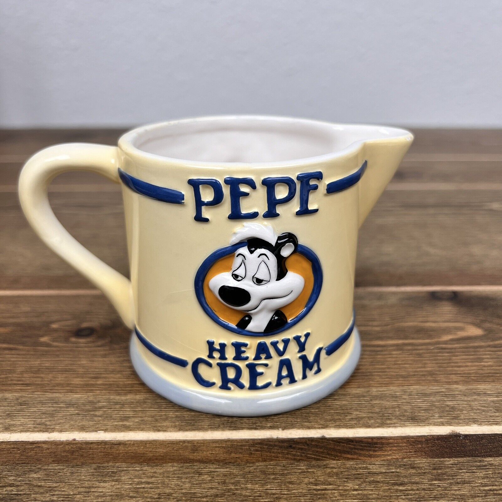 Looney Tunes "Pepe Le Pew - Heavy Cream" Creamer Warner Bros 1996