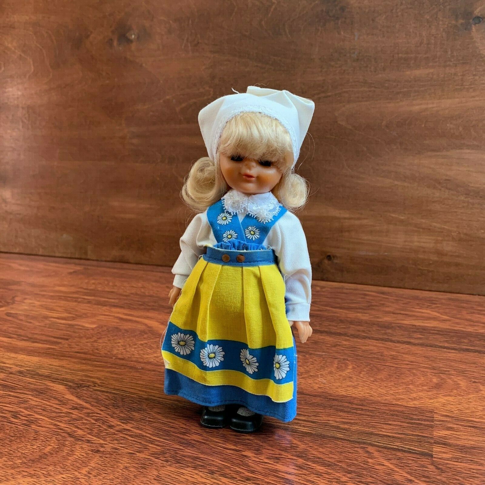 Dutch Girl Doll with blinking eyes - 9 inches tall
