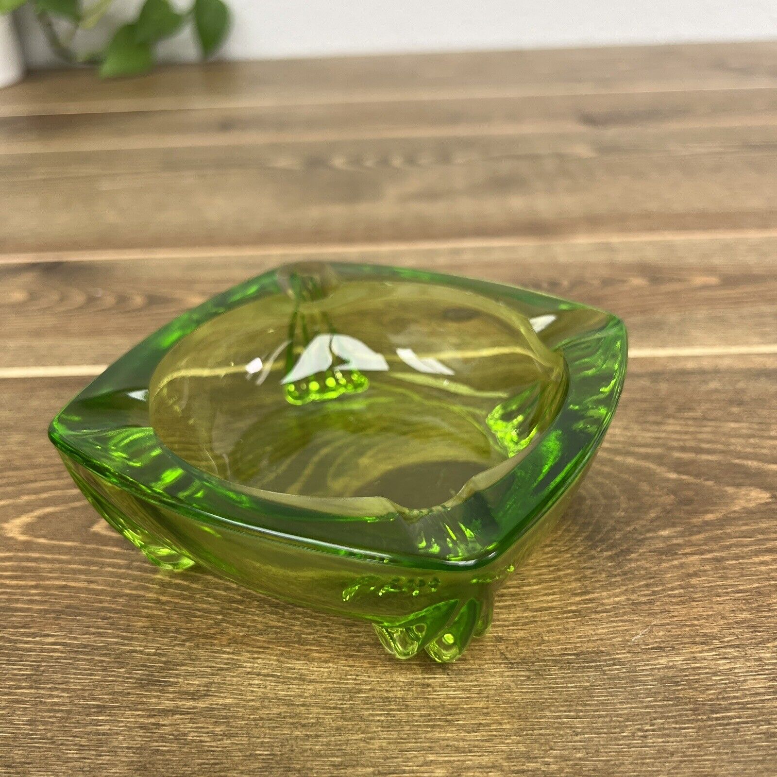 Duncan Miller Patio Line emerald green footed ashtray w/ 4 slots RARE