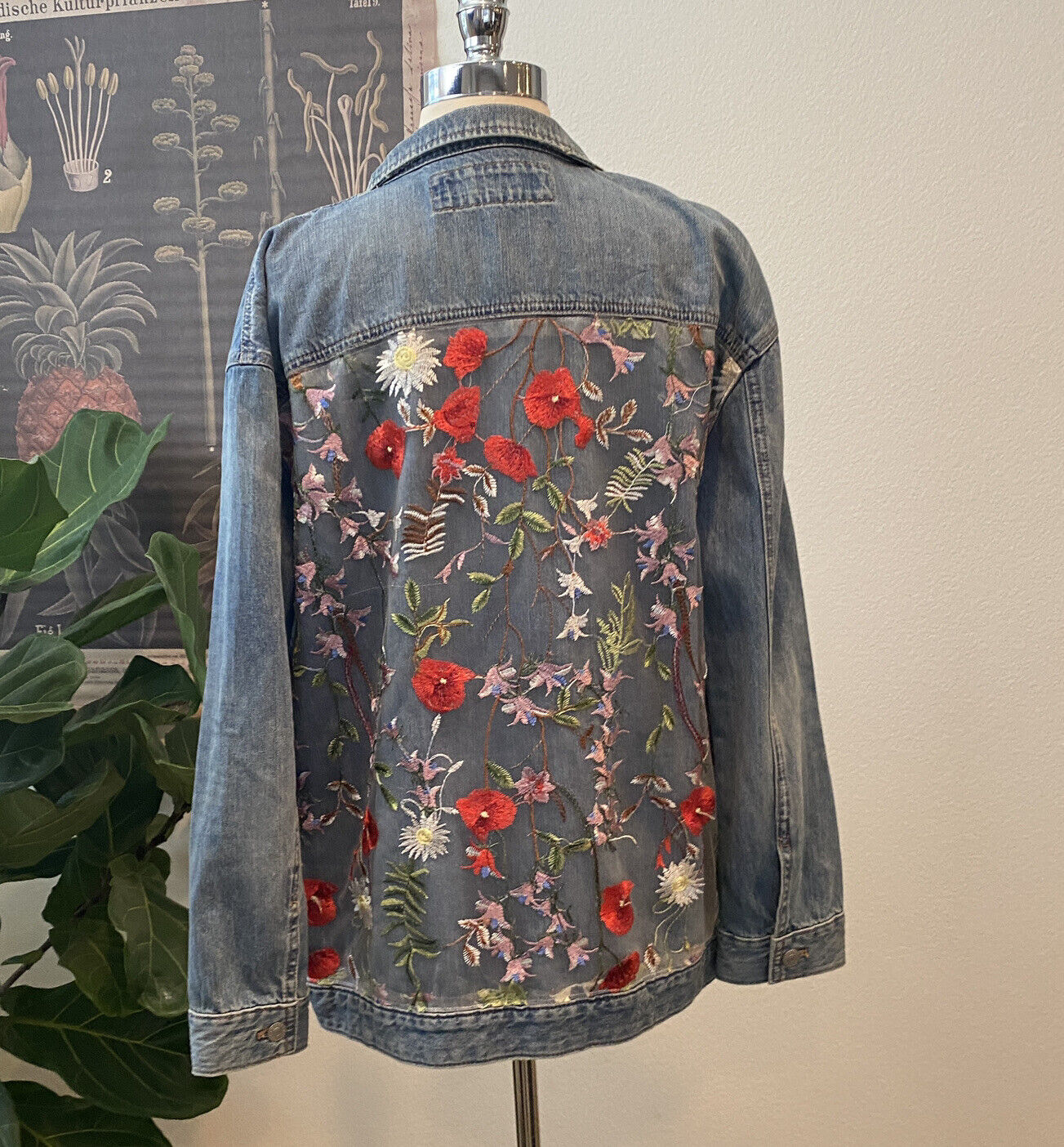 Express NEW Embroidered Stretch Boyfriend Relaxed Loose Denim Jean Jacket XS / S