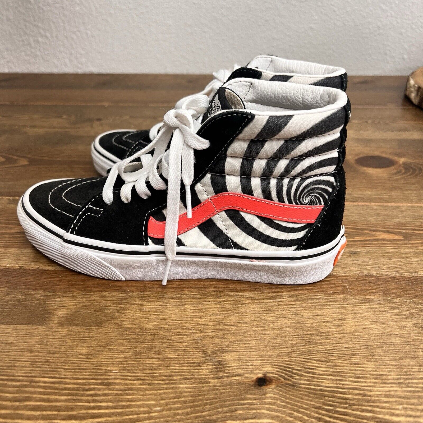 Vans UA SK8-Hi Skate Shoes Swirl Black Fiery Coral MN SZ M 4 Womens 5.5