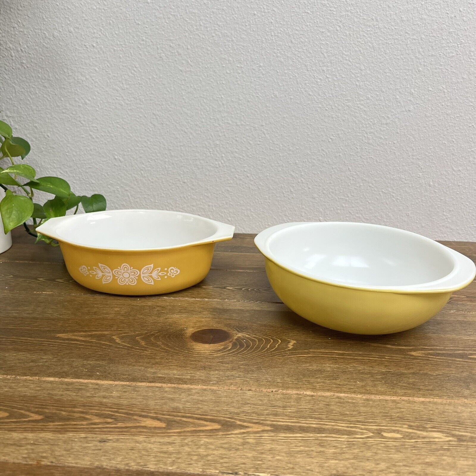 Pyrex 043 & 024 Yellow Dishes without lids