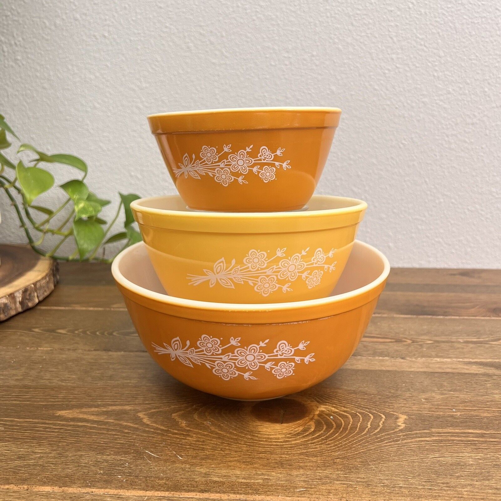 Pyrex Butterfly Gold Nesting 3 Bowl Set 401,402, 403