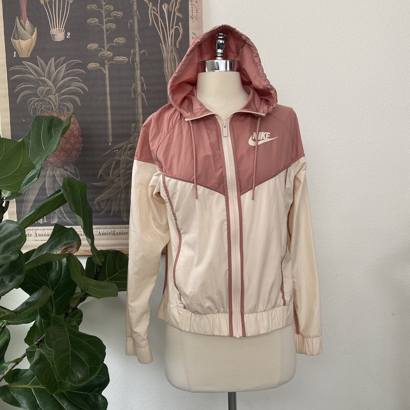 Nike Sportswear Windrunner Jacket Guava Ice Pink Two Tone Hooded XSmall XS