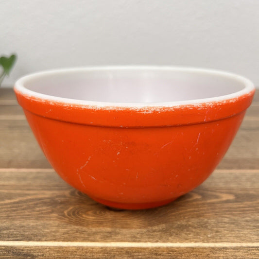 Vintage Pyrex  Primary Color Red Nesting Mixing Bowl 1 Qt NO NUMBER Early TM Reg