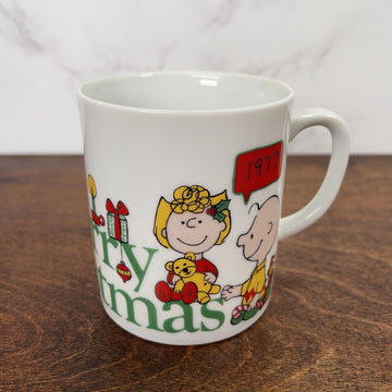 PEANUTS SNOOPY & THE GANG VINTAGE 1965 JAPAN CHRISTMAS MUG