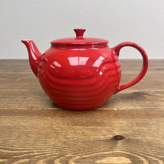 Le Gourmet Chef Unique Red Color Tea Pot 36 Oz With ripples