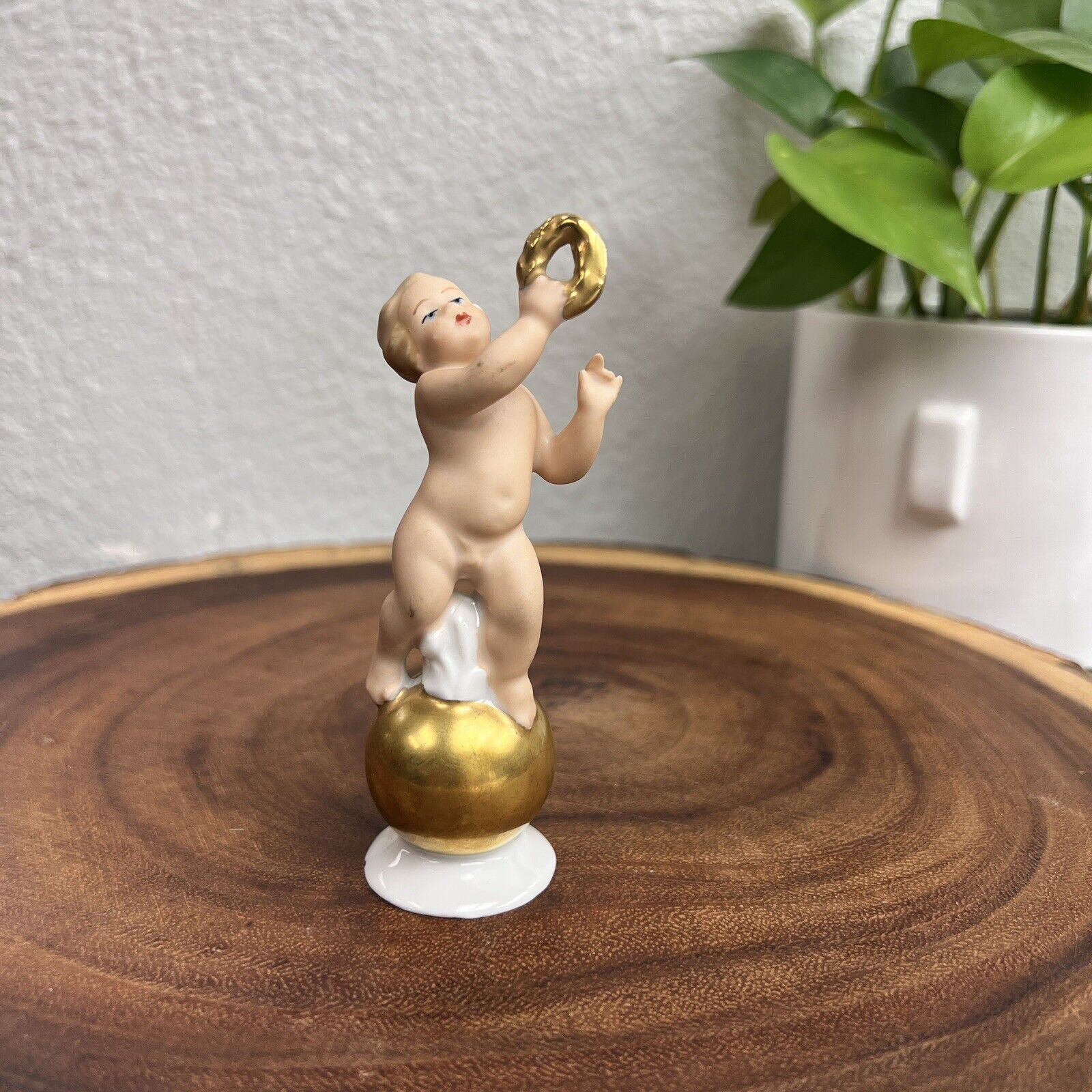 Gerold Porzellan Bavaria Putti Cherub Orchestra Tamborine on Gold Ball 4” Gift