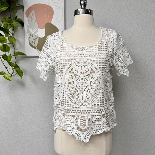 White Blouse Top Womans Large Floral White Short Sleeve Lace Pullover