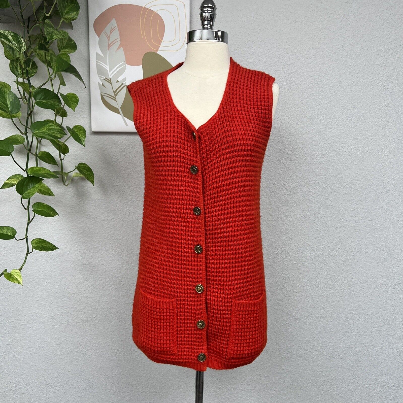 Vintage Women's Red Sweater Vest Button Up Queen Elizabeth Bottoms