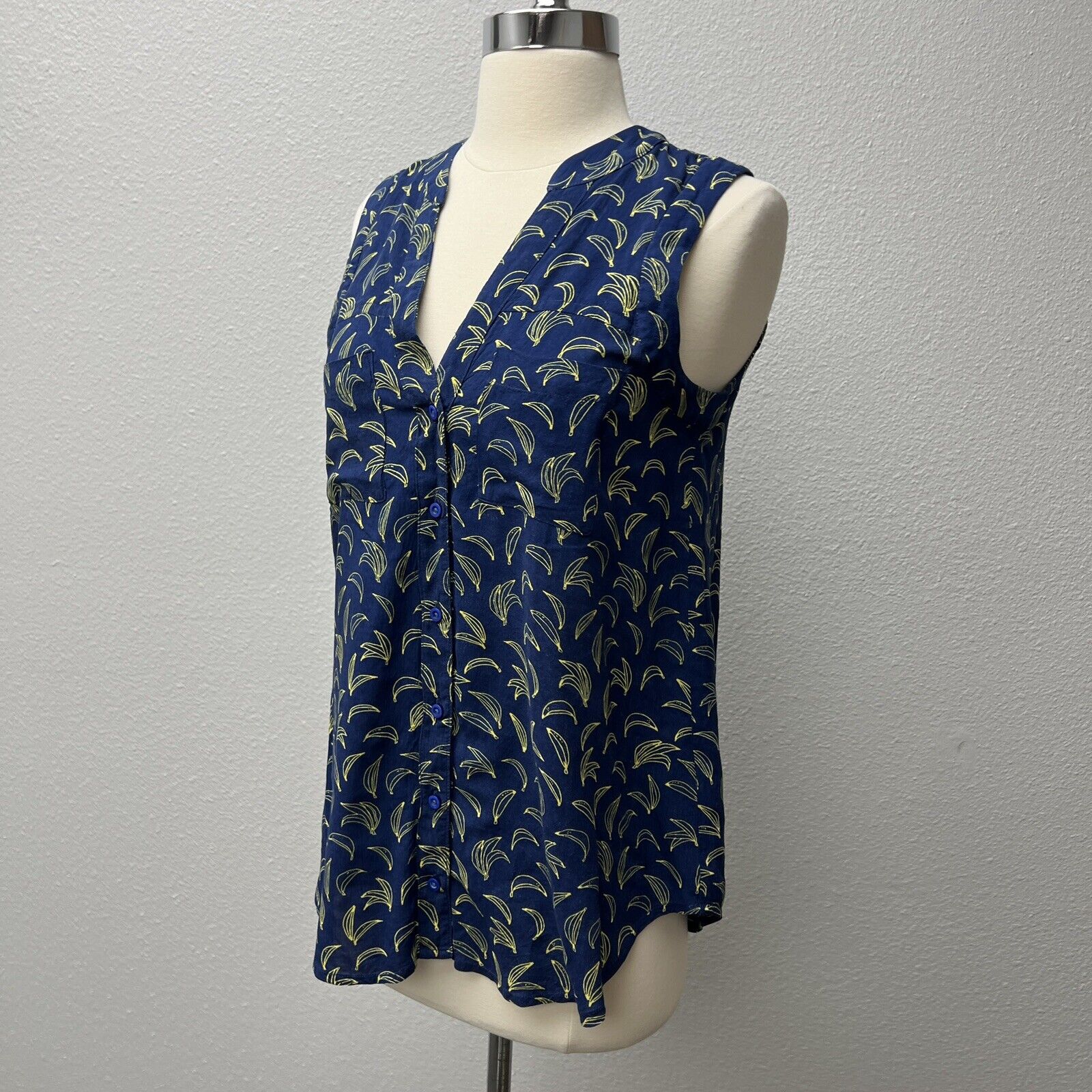 Maeve Anthropologie Banana Print Sleeveless Blouse Blue Yellow Size 0