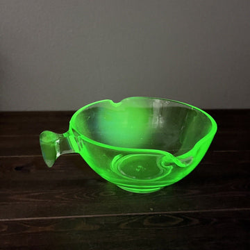 D & B Co. Uranium/Vaseline Glass Batter Mixing Bowl