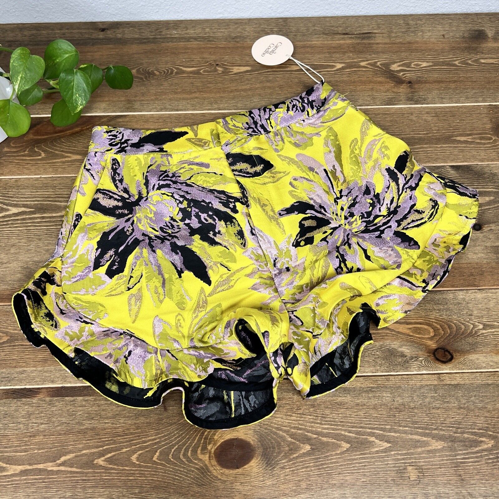 Camila Coelho Kahlo Short in Yellow Florales M