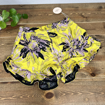 Camila Coelho Kahlo Short in Yellow Florales M