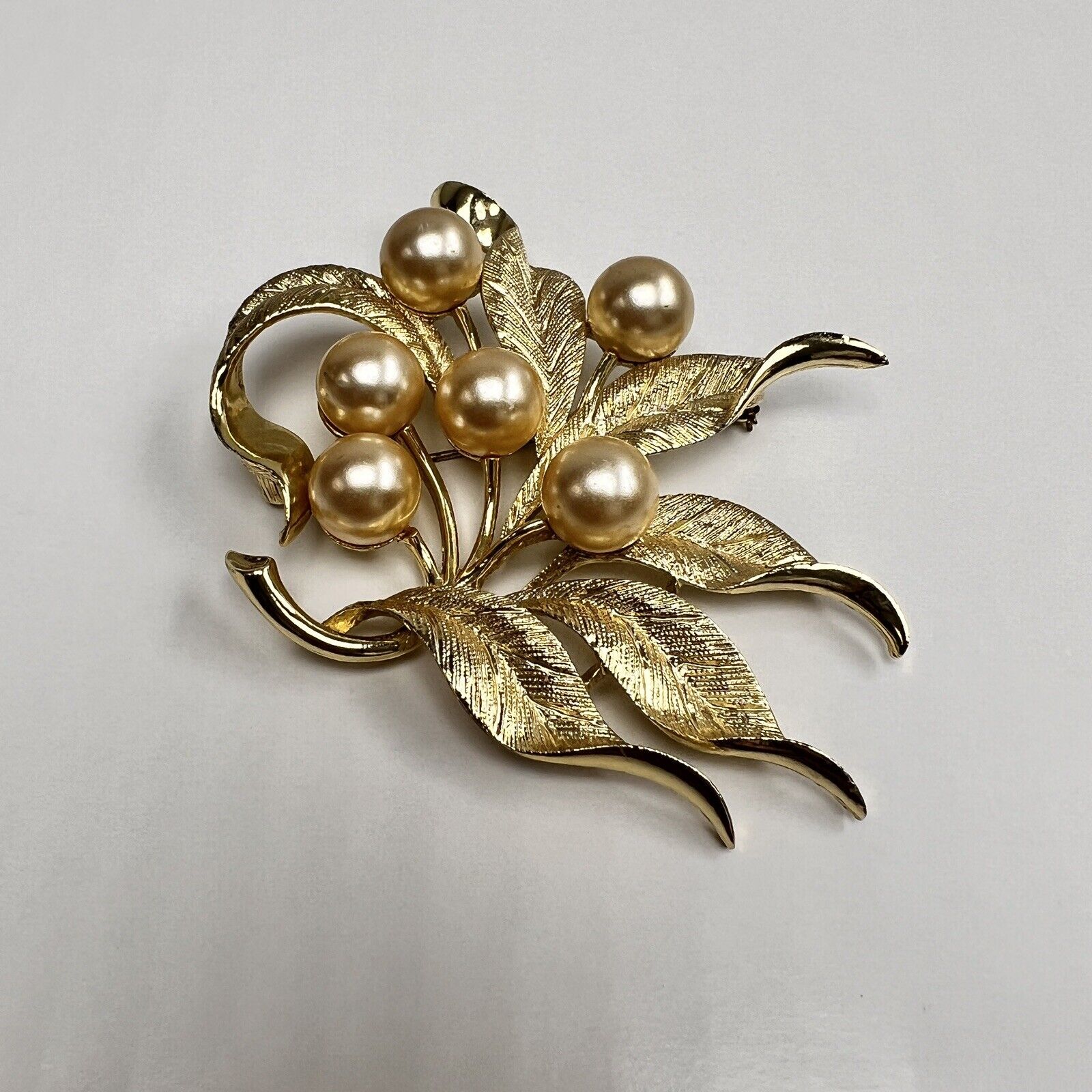 EMMONS Vintage Jewelry Brooch Gold  tone Vintage