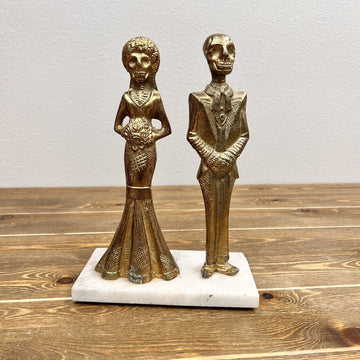 Dia de Los Muertos statues bride and groom Skeleton