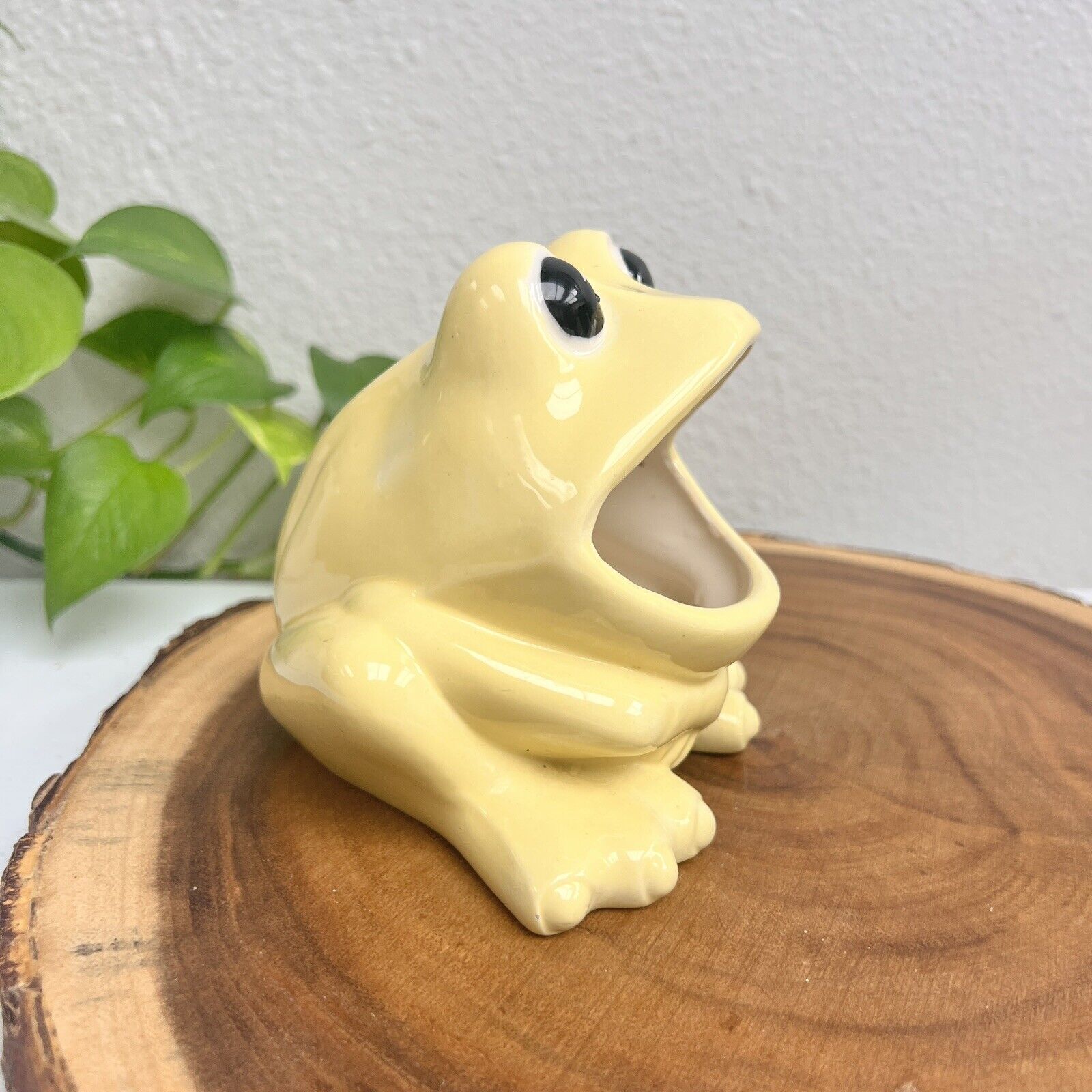 Vintage Ceramic SCRUBBER FROG Open Wide Mouth Red Yellow SPONGE SOAP Holder