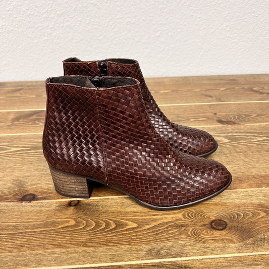 andre assous brown woven leather booties size 8 made in Spain