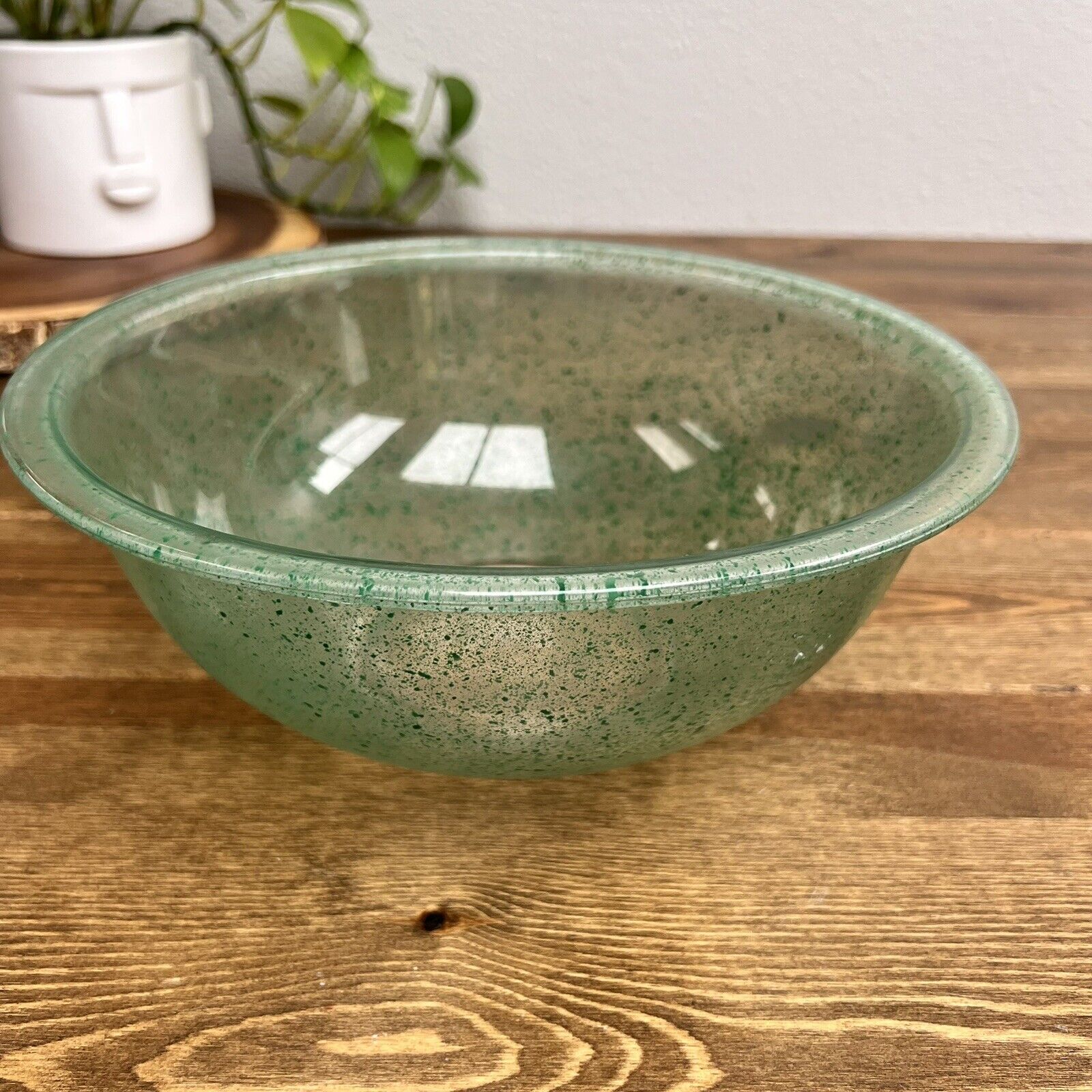 Pyrex speckle Green splatter confetti glass bowl #325 Vintage