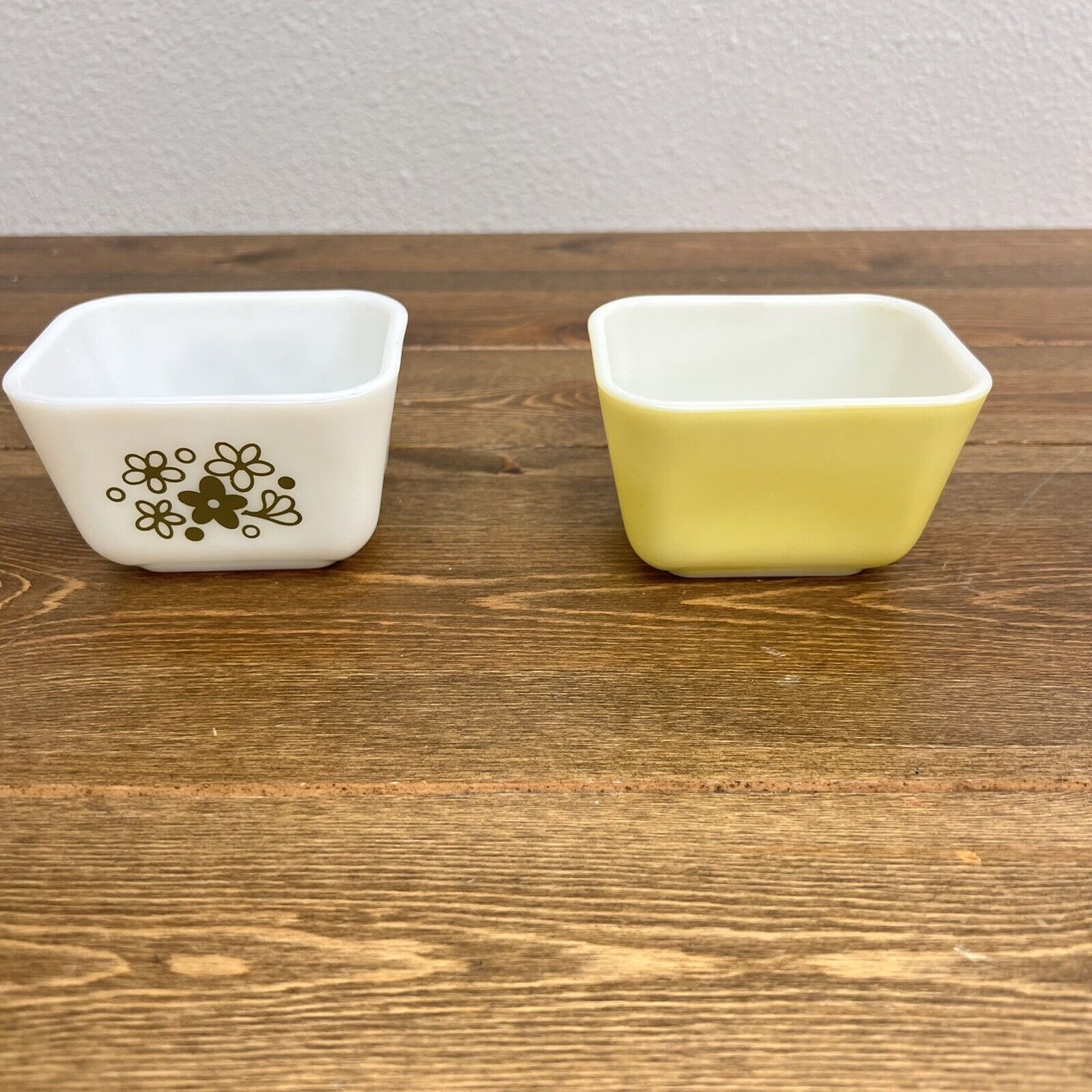 Pyrex Refrigeator Box Dish #501 No  lid small  1.5 cup Set Of 2