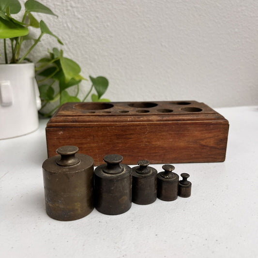 Vintage Set of Brass AVD Scale Weights in Wooden Holder 1 Lb, 8oz 2oz, 4oz & 1/2