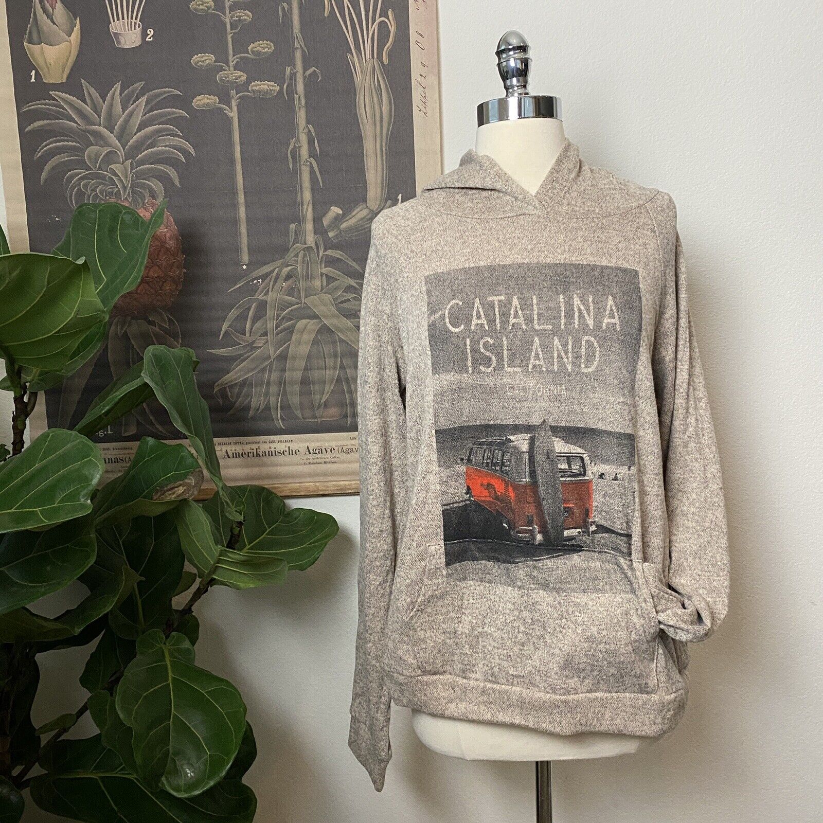 EVER HOTTIE Catalina Island Hooded Sweatshirt Size Medium