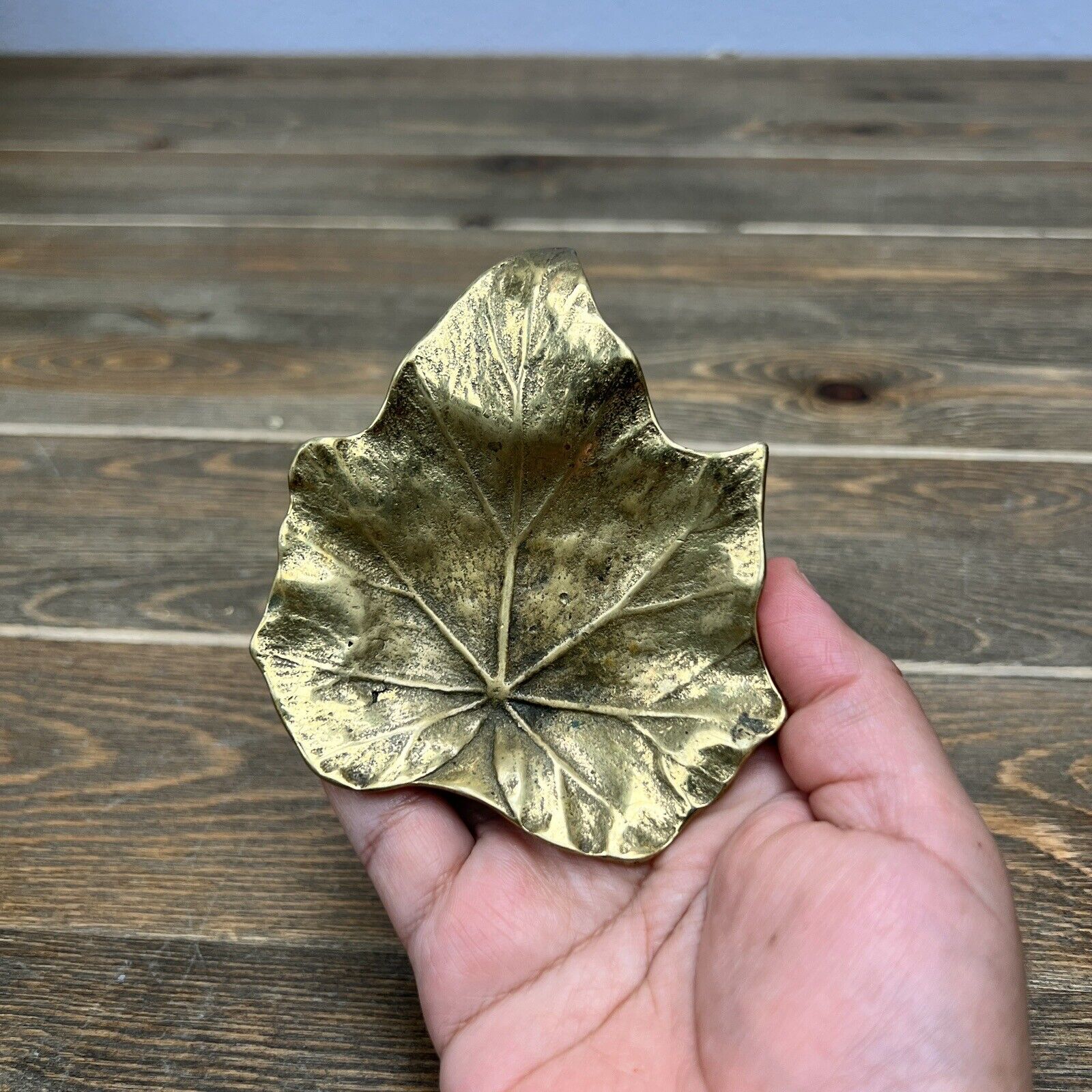 Virginia Metalcrafters 1948 Star Begonia Leaf Dish 3-19