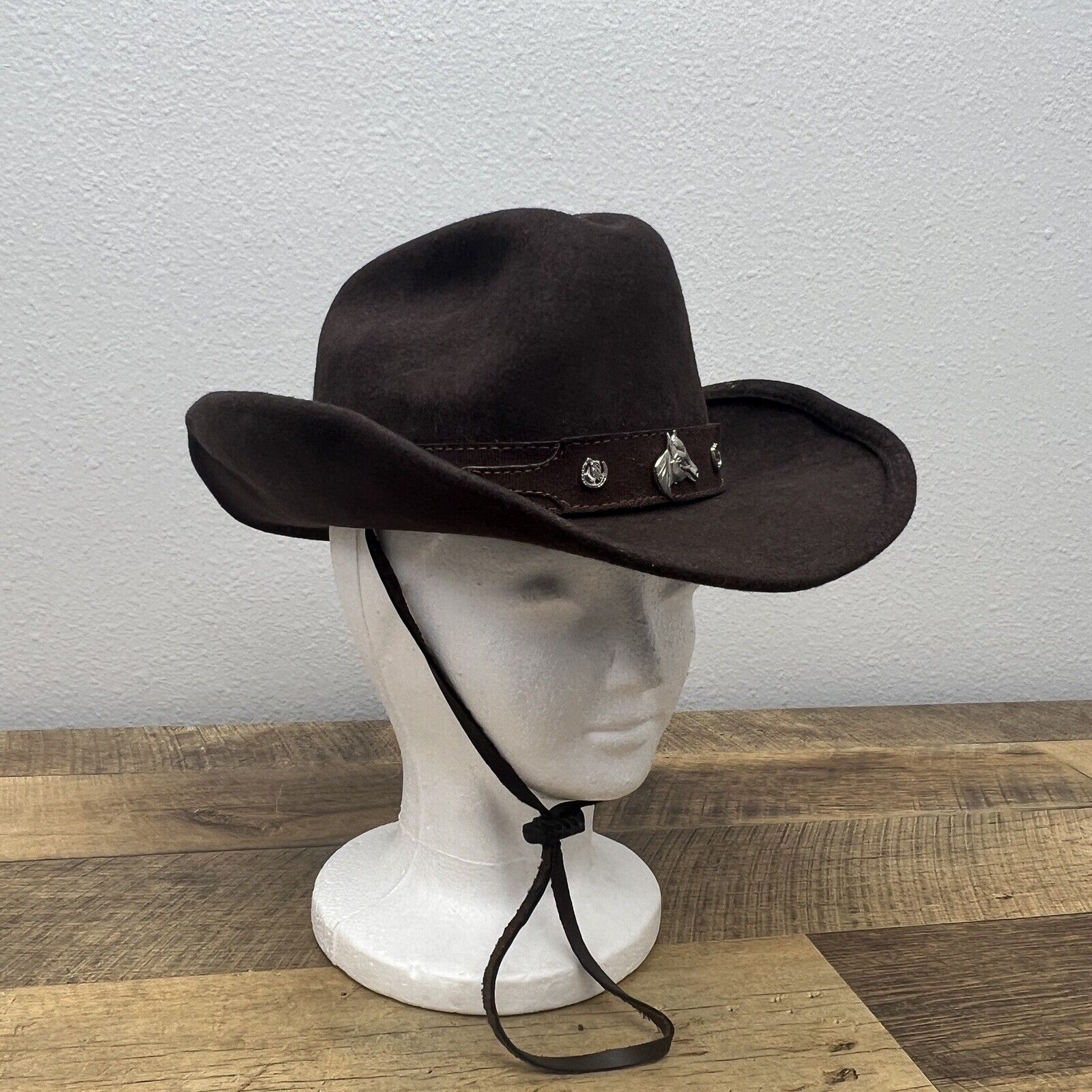 BULLHIDE cowboy hat, size M, Wool brim, metal accents, brown