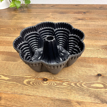 Nordic Ware Bundt Fiesta Party Pan Heavy Cast Aluminum 9" Made In USA!