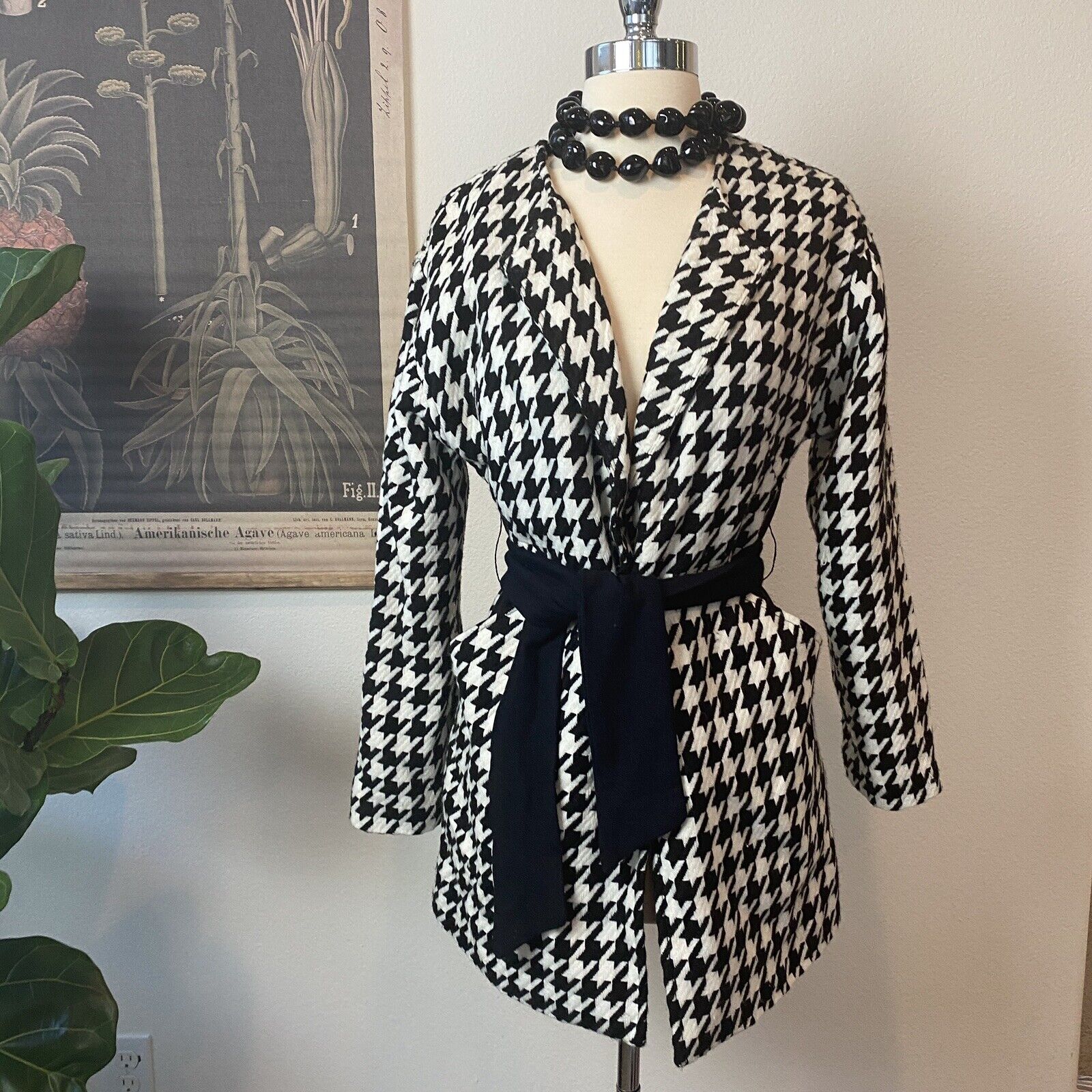 Laundry by Shelli Segal Black and White Coat Size 6