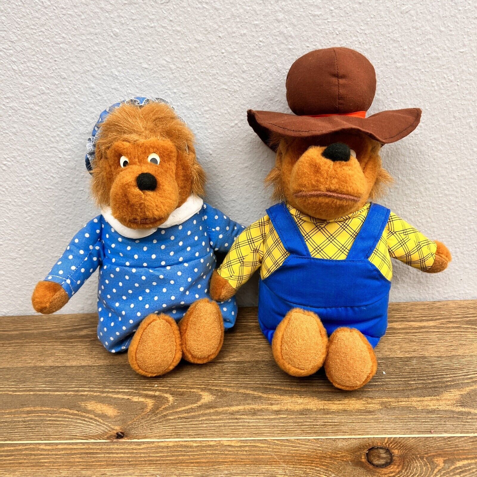 Vintage 1982 Berenstain Bears Plush Papa-778 & Mama-779 Bear