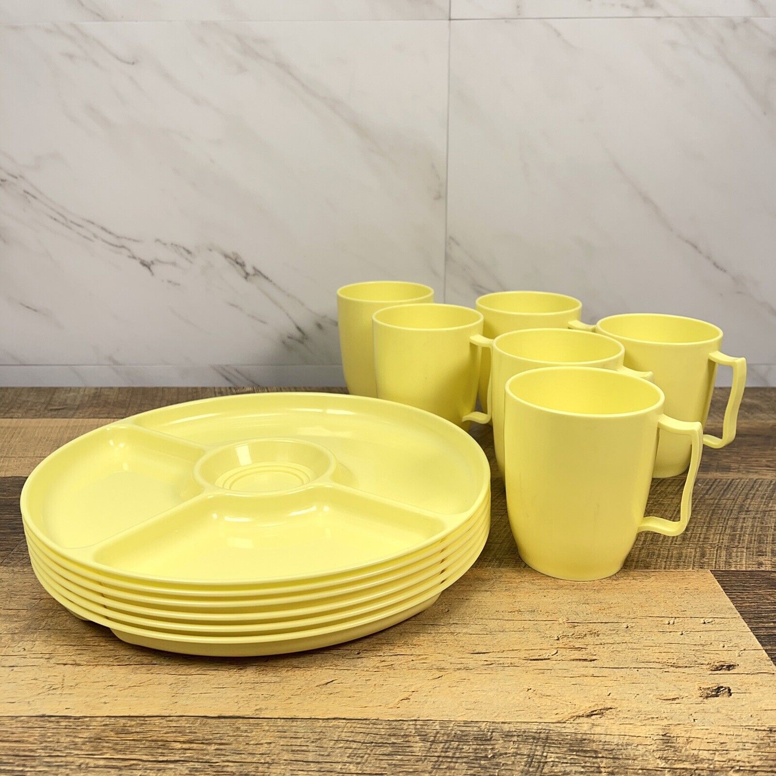 Hawkeye Melamine Ware Burlington Basket Co 5 Divided Plates & 6 Mugs Yellow