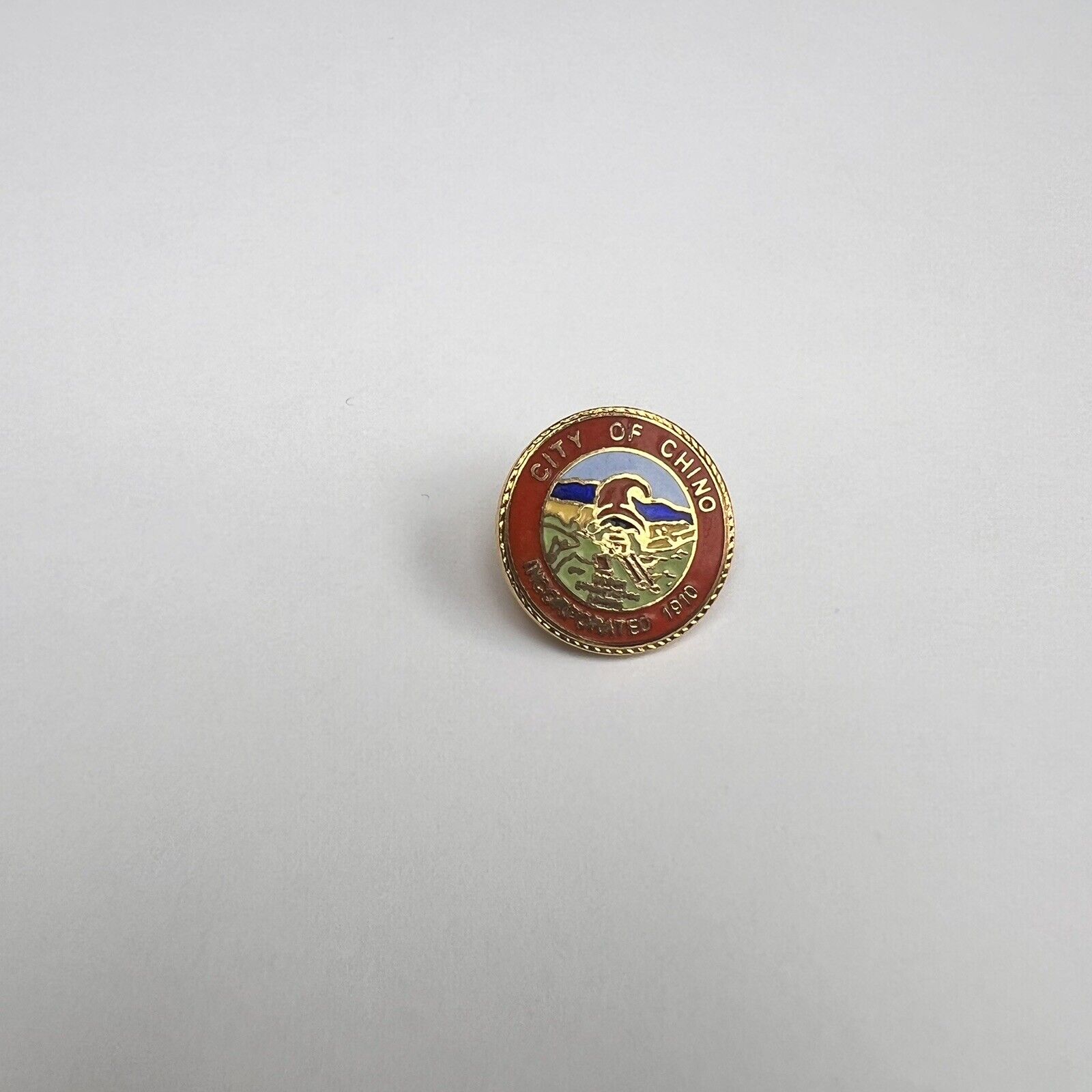 City of Chino LAPEL/HAT PIN Enamel travel Souvenir Vintage