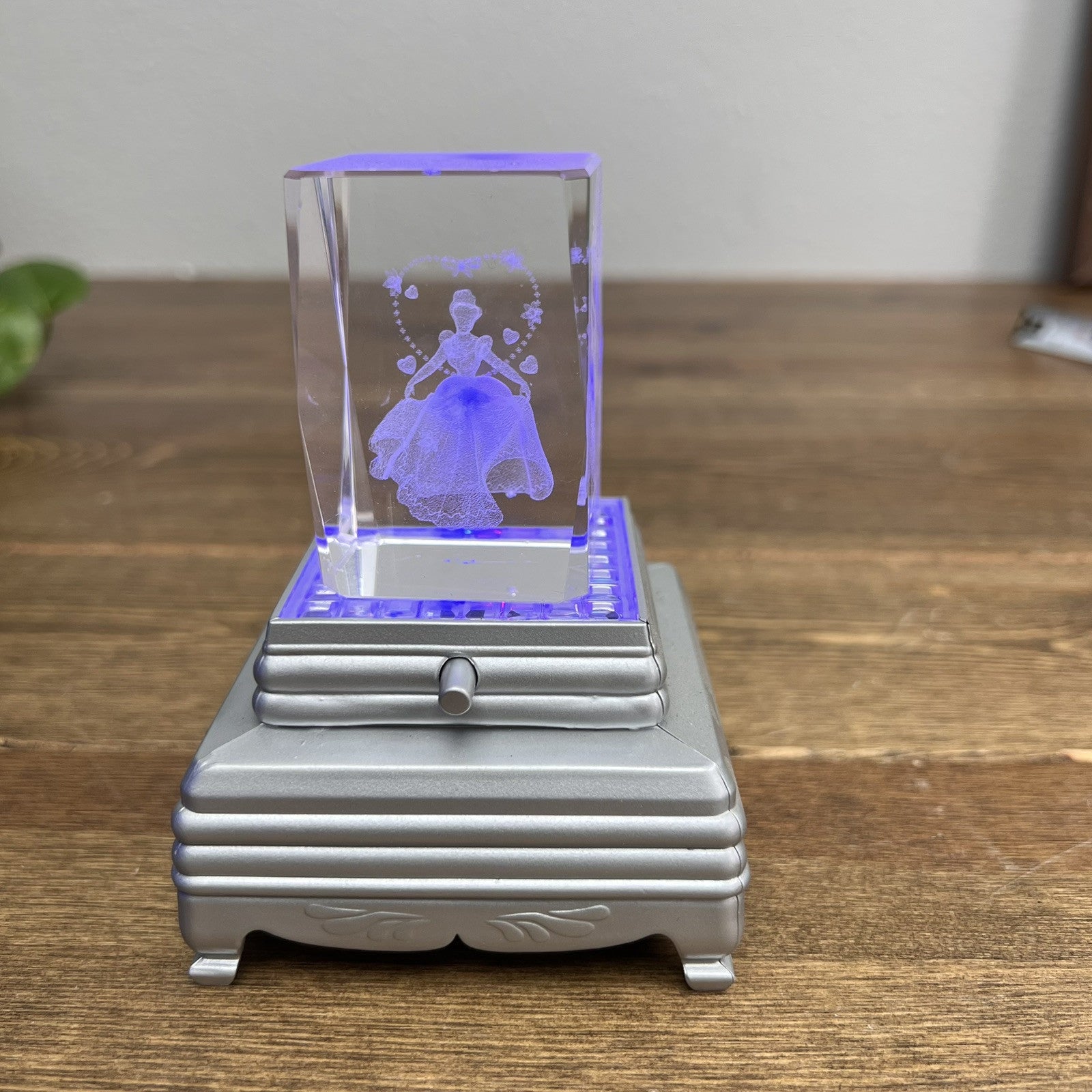 Disney Cinderella Quinceañera 3D Etched Crystal Cube With Light Plate