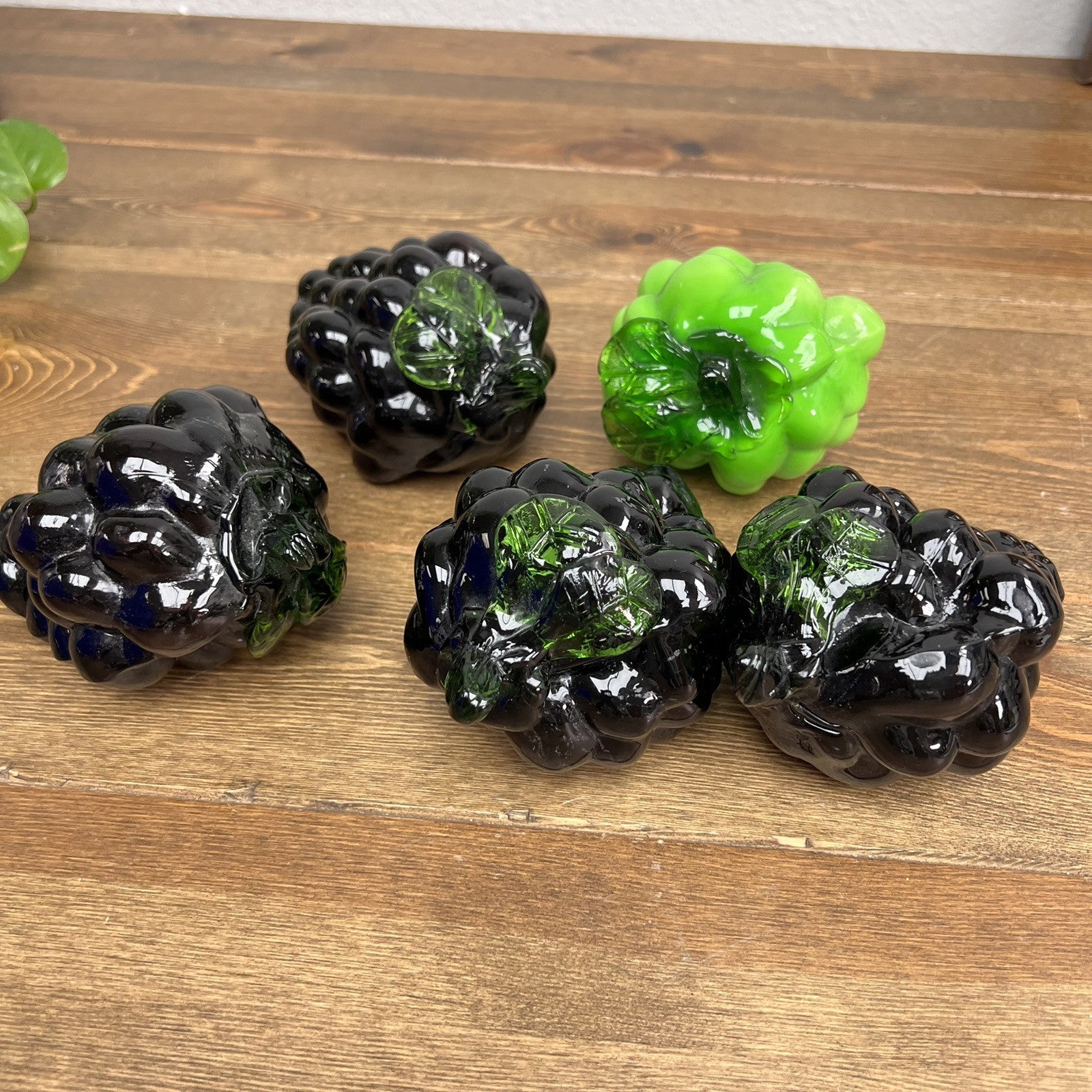 Vintage Art Glass Purple Grape Clusters Set of 5 fruit bunch 6"