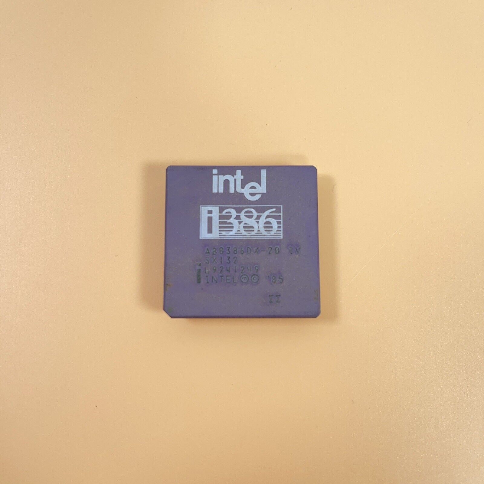 Intel 386 SX132 A80386DX 25 MHz CPU Processor Vintage 1985 Chip with Gold Pins
